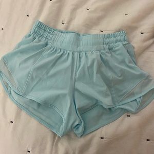 Lululemon Hotty Hot Shorts 2.5”